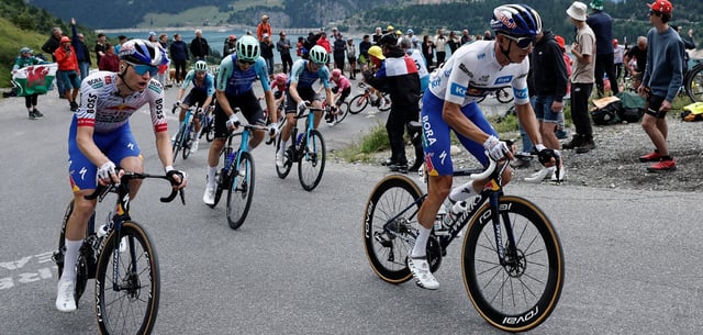 Florian Lipowitz distanzierte auf der letzten Alpen-Etappe der Tour de France seinen ärgsten Verfolger Oscar Onley mit über einer Minute Rückstand