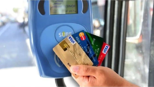Amplían los colectivos que podrán cobrar los pasajes con tarjetas de débito y crédito.