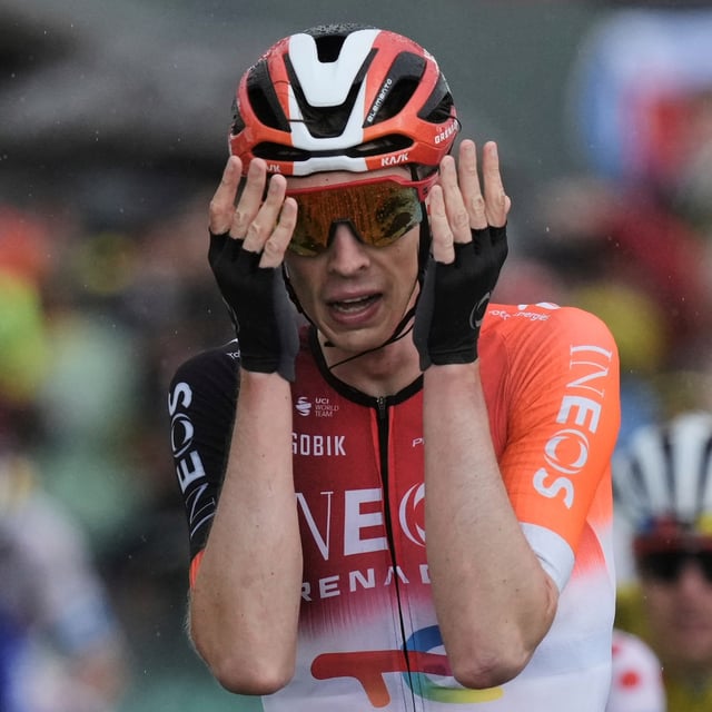 Netherlands' Thymen Arensman crosses the finish line to win the nineteenth stage of the Tour de France cycling race over 93.1 kilometers (57.85 miles) with start in Albertville and finish in La Plagne, France, Friday, July 25, 2025. (AP Photo/Thibault Camus)