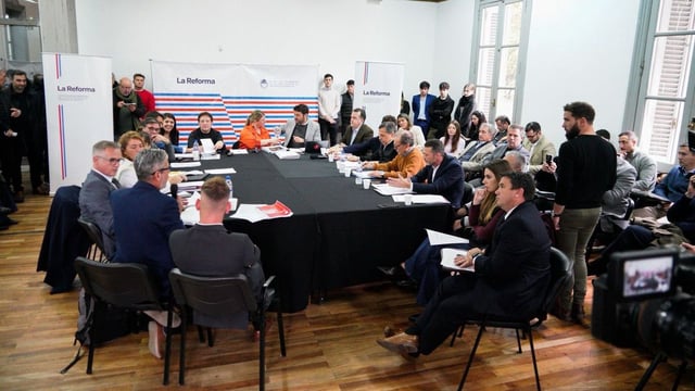 La comisión que aborda la autonomía municipal debutó en Rosario.