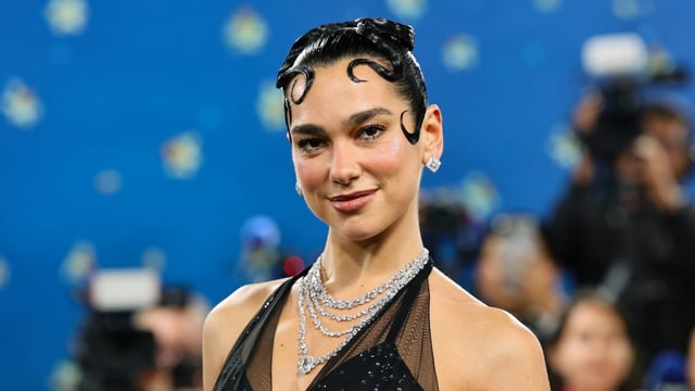 Dua Lipa rinde homenaje a Ozzy Osbourne