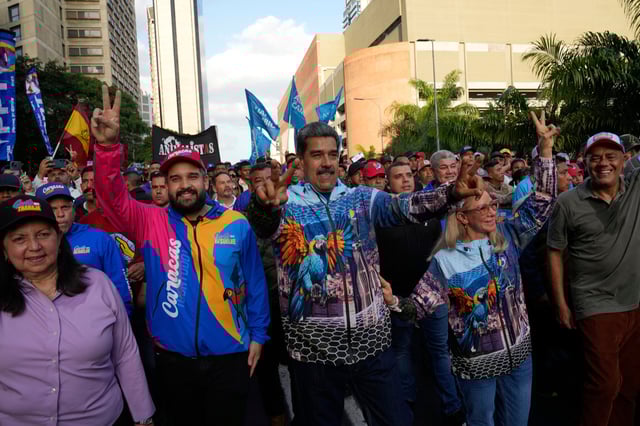 Maduro enfrenta el desafío opositor de no ir a votar el domingo. (AP Foto/Ariana Cubillos)