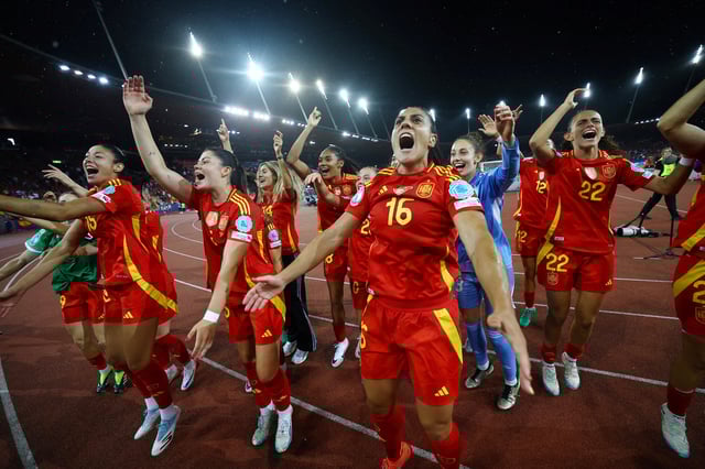 Soccer Football - UEFA Women's Euro 2025 - Semi Final - Germany v Spain - Stadion Letzigrund, Zurich, Switzerland - July 23, 2025  Spain's Maite Zubieta, Spain's Cristina Martin-Prieto, Spain's Maria Mendez and Spain's Leila Ouahabi celebrate after the match REUTERS/Matthew Childs     TPX IMAGES OF THE DAY