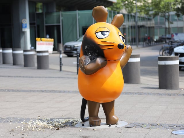 Brandanschlag auf Maus-Figur in Köln