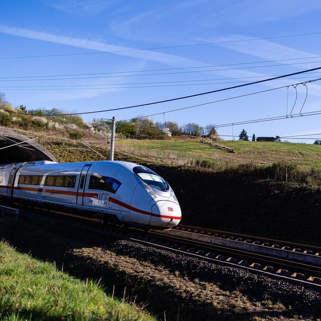 ICE-Zug steckt bei Wien stundenlang in Tunnel fest (Symbolbild)