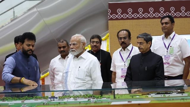 The Prime Minister undertook a walkthrough of the new terminal building at Tuticorin Airport.