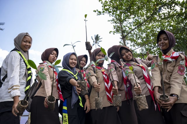 Community mangrove restoration event in west borneo to mark international day for the conservation of the mangrove ecosystem