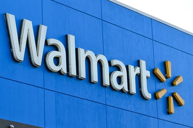 Im US-Bundesstaat Michigan sind bei einem Messerangriff in einem Walmart-Supermarkt nach Behördenangaben mindestens elf Menschen verletzt worden. Sechs Verletzte befinden sich in einem kritischen Zustand, der Täter wurde festgenommen.