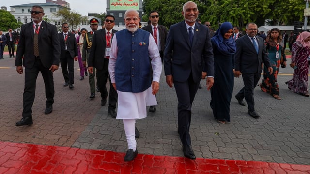 Prime Minister Narendra Modi with Maldives President Mohamed Muizzu (Image: X)