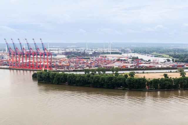 In die Westerweiterung des Eurogate-Terminals am Bubendeyufer im Hamburger Hafen muss allein die Stadt Hamburg rund 1,1 Milliarden Euro investieren