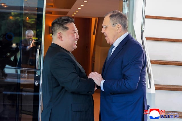 Russland und Nordkorea haben eine direkte Flugverbindung zwischen Moskau und Pjöngjang eingerichtet. Die erste Maschine in die nordkoreanische Hauptstadt soll nach Angaben der privaten russischen Fluggesellschaft Nordwind Airlines am Abend in Moskau abheben.