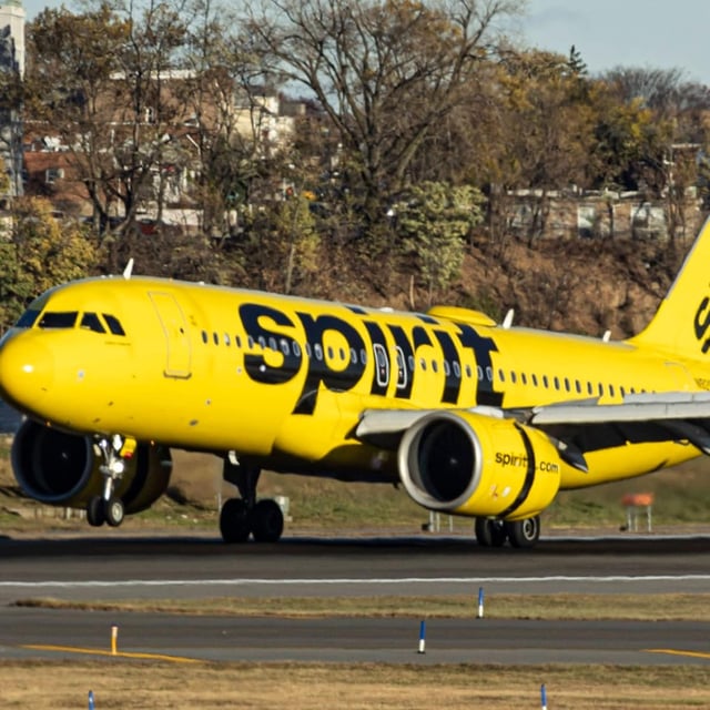 Obwohl sie ein Attest hatte, ließ sie die Airline nicht in das Flugzeug einsteigen (Symbolbild).