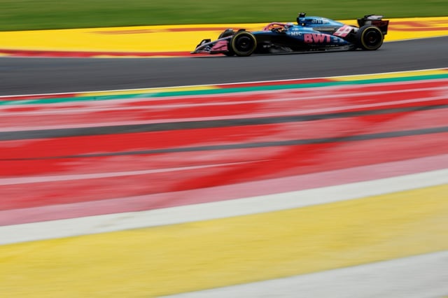Le pilote français de Formule 1 Pierre Gasly (Alpine) s'achemine vers la 10e place  du Grand Prix de Belgique sur le circuit de Spa-Francorchamps le 27 juillet 2025.