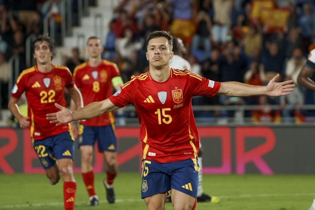 Bryan Zaragoza celebra su gol durante el partido España-Suiza de la Liga de Naciones, en noviembre de 2024.
