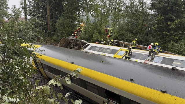 Imágenes de los vagones del tren descarrilado en el sur de Alemania.