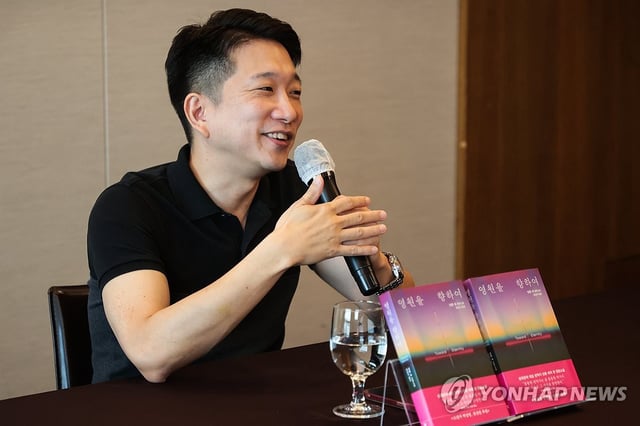 Translator and author Anton Hur speaks during a press conference marking the release of the Korean edition of his debut novel, "Toward Eternity," in Seoul on July 28, 2025. (Yonhap)