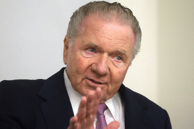 Thomas Peterffy, chairman and founder of Interactive Brokers Group, Inc., speaks during the Piper Sandler Global Exchange and FinTech Conference in New York City, U.S., June 7, 2023. REUTERS/Brendan McDermid/File photo