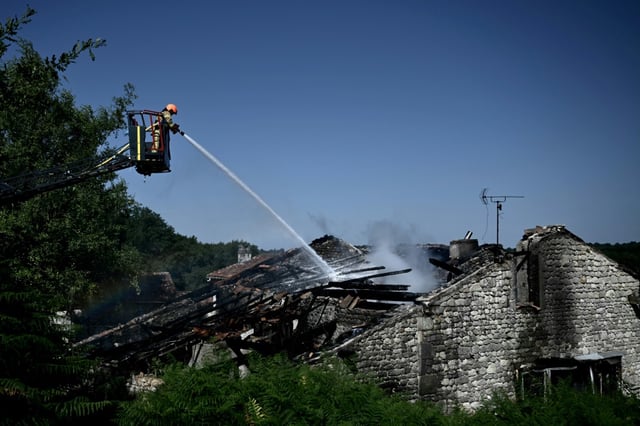 The fire in Montmoreau broke out before dawn