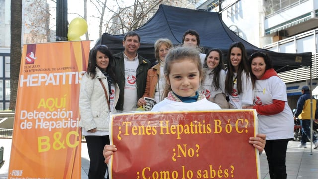Campaña contra las hepatitis en Rosario organizada por la UNR y Hepatitis Rosario