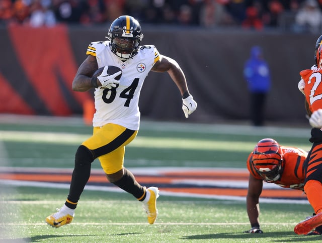 Dec 1, 2024; Cincinnati, Ohio, USA;  Pittsburgh Steelers running back Cordarrelle Patterson (84) runs the ball during the first quarter against the Cincinnati Bengals at Paycor Stadium. Mandatory Credit: Joseph Maiorana-Imagn Images/File Photo