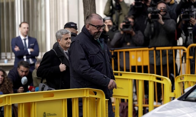 Koldo García sale del Tribunal Supremo después de declarar.
