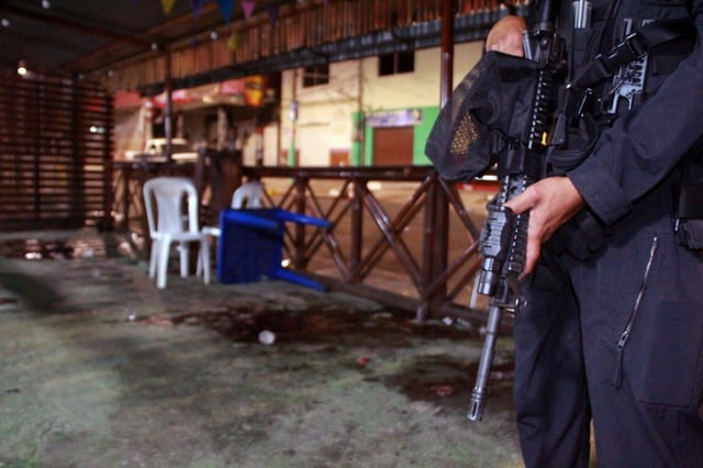 There are an estimated 40,000 gang members in Ecuador, the president has said, and about 20 gangs with links to international cartels