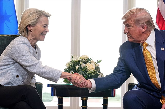 President Donald Trump and European Commission President Ursula von der Leyen shake hands after reaching a trade deal at the Trump Turnberry golf course. Photo: Alamy