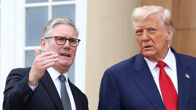 U.S. President Donald Trump meets with British Prime Minister Keir Starmer at Trump Turnberry golf course in Turnberry, Scotland, Britain, July 28, 2025. REUTERS/Evelyn Hockstein
