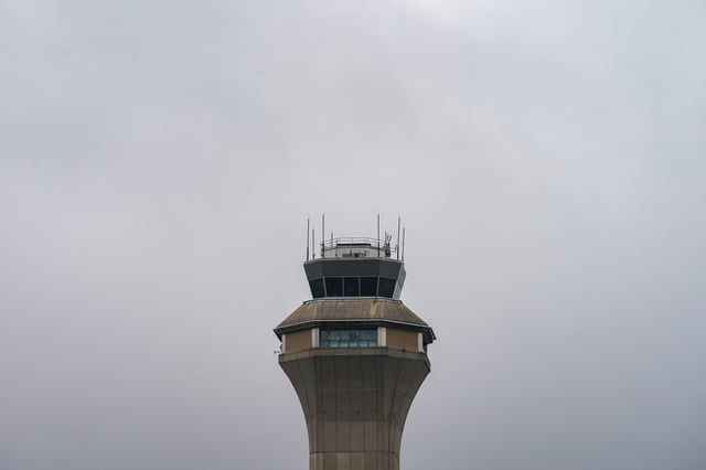 The air traffic control tower at Newark Liberty International Airport is seen in Newark, New Jersey, U.S., May 9, 2025. REUTERS/David 'Dee' Delgado/File Photo