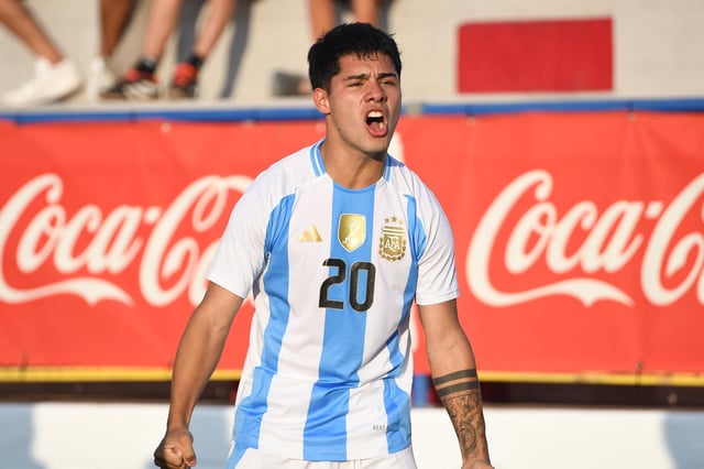 El festejo de Uriel Ojeda, el juvenil de San Lorenzo y autor del primer gol de la Argentina