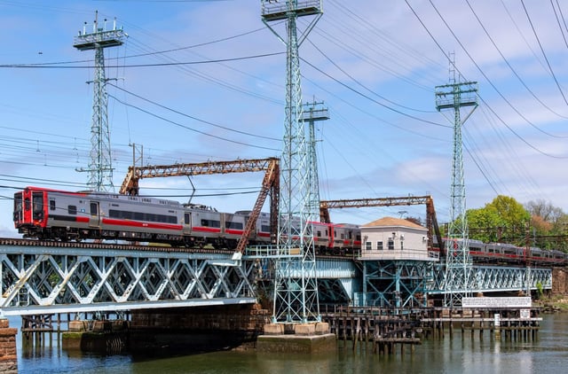 A Metro North train goes over the Mianus River Railroad Bridge. (Shutterstock)
