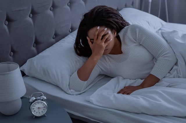 A disrupted sleep rhythm could fuel numerous diseases, research suggests. (© Prostock-studio - stock.adobe.com)