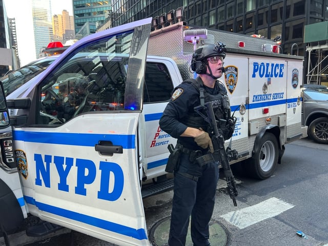 NYPD responds to reports of an active shooter at 51st street and Park Ave. on July 28, 2025. (Barry Williams/New York Daily News)