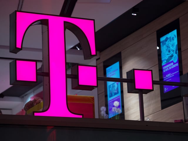 Kriminelle fordern Telekom-Kunden zur Dateneingabe auf – unter Androhung einer angeblichen Rufnummernsperrung.