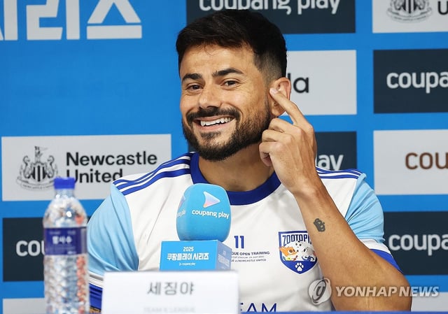 Team K League forward Cesinha speaks at a press conference at Suwon World Cup Stadium in Suwon, Gyeonggi Province, on July 29, 2025, the eve of Team K League's exhibition match against Newcastle United. (Yonhap)