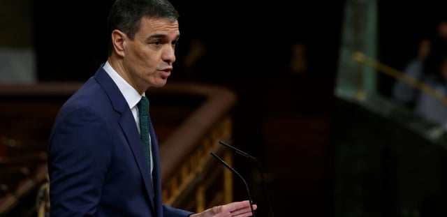 Le Premier ministre socialiste espagnol Pedro Sánchez, lors d'une allocution devant le Parlement à Madrid le 26 mars 2023