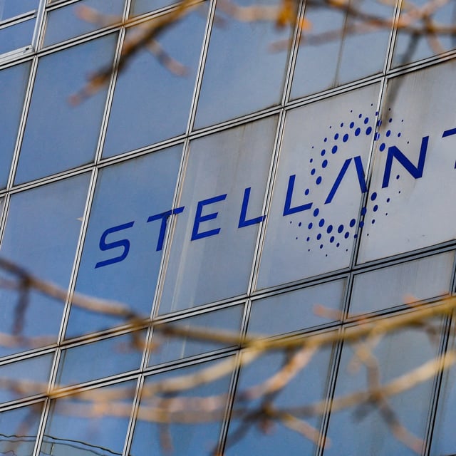 FILE PHOTO: The logo of Stellantis sits on the company's building in Poissy, near Paris, France, February 26, 2025. REUTERS/Stephanie Lecocq/File Photo