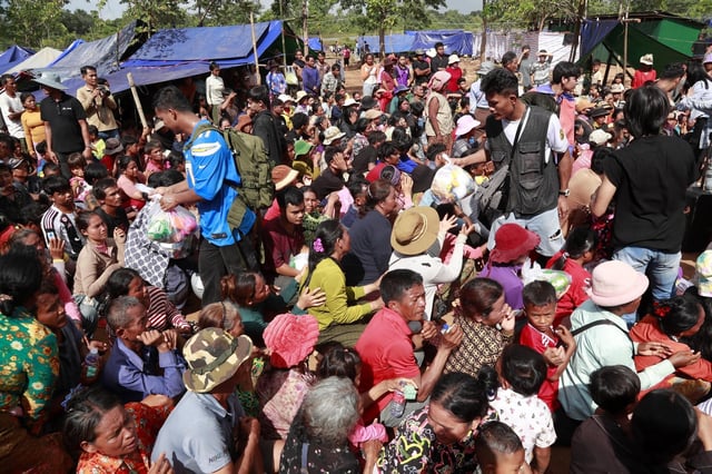 Tailandia y Camboya acuerdan parar el movimiento de tropas en la frontera