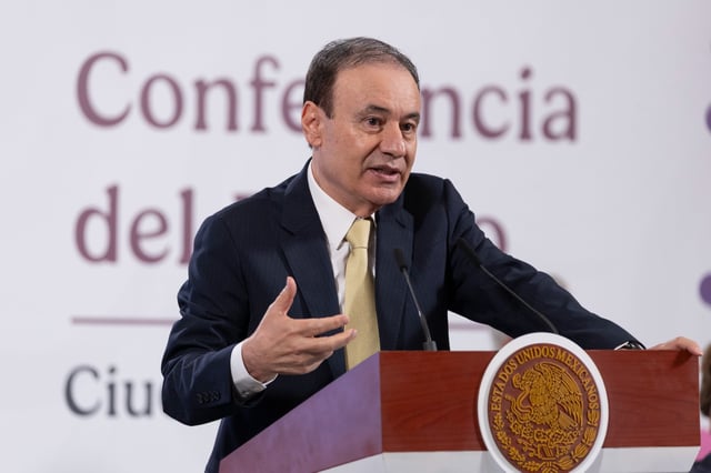 El gobernador de Sonora, Alfonso Durazo, en la &#34;Conferencia del Pueblo&#34; de la presidenta Claudia Sheinbaum el 26 de junio del 2025. | Crédito: Presidencia