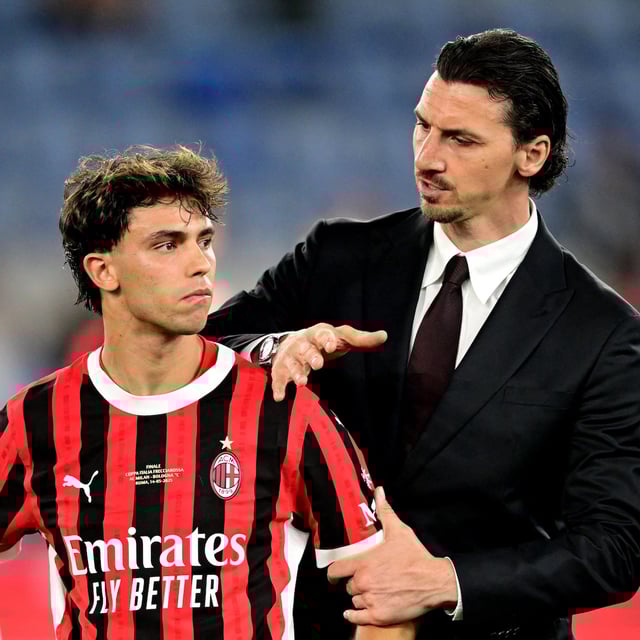 Soccer Football - Coppa Italia - Final - AC Milan v Bologna - Stadio Olimpico, Rome, Italy - May 14, 2025 AC Milan's Joao Felix looks dejected with AC Milan senior advisor Zlatan Ibrahimovic after the match REUTERS/Daniele Mascolo