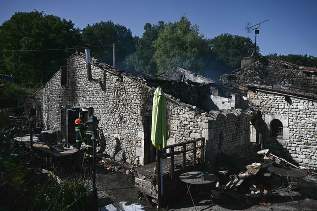 Trois morts et deux disparus après un incendie dans un gîte accueillant des adultes handicapés en Charente