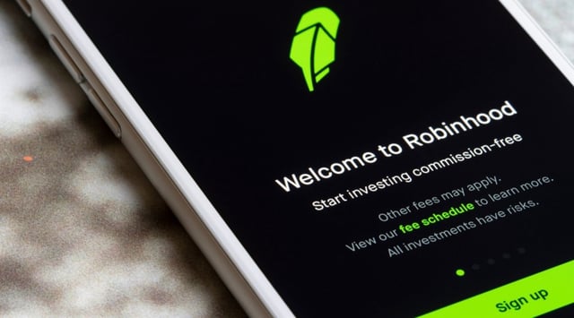 Robinhood, s&p 500, nasdaq 100: bitstamp deal, record closes, and jpmorgan's bold forecast