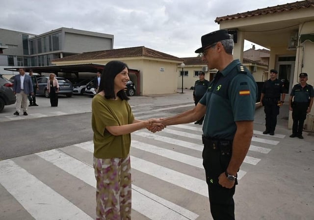 La directora general de la Guardia Civil durante su visita a Torre Pacheco