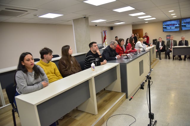 Los jueces populares y los miembros de la Cámara Séptima del Crimen que tuvieron a su cargo el juicio del Neonatal. (Pedro Castillo / La Voz)