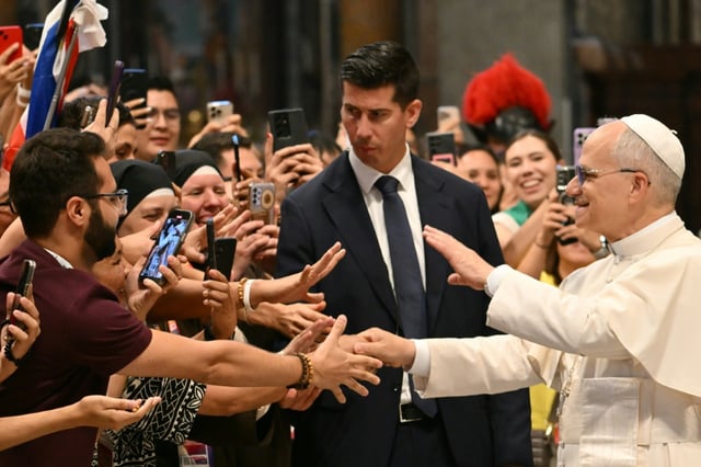 Le pape Léon XIV rencontre des fidèles au Vatican le 29 juillet 2025
