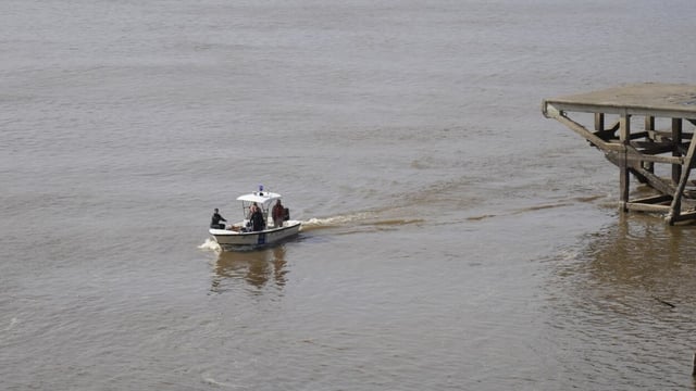 Rosario: buscan intensamente a un joven que cayó al río Paraná mientras pescaba con su papá. (Gentileza Rosario 3)
