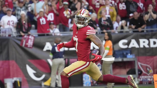 San Francisco 49ers cornerback Charvarius Ward (7) returns an interception for a touchdown against the Arizona Cardinals during the first quarter at State Farm Stadium in Glendale on Dec. 17, 2023.

Michael Chow/The Republic / USA TODAY NETWORK via Imagn Images