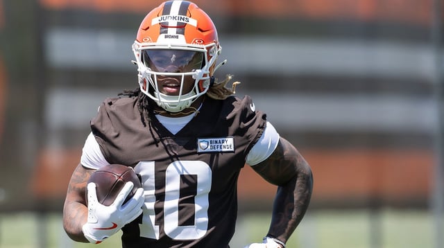 May 9, 2025; Berea, OH, USA; Cleveland Browns running back Quinshon Judkins (10) runs with the ball during rookie minicamp at CrossCountry Mortgage Campus. Mandatory Credit: Ken Blaze-Imagn Images