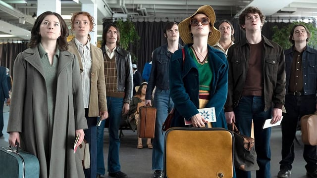 Lola Petticrew (center) in "Say Nothing (Rob Youngson/FX)