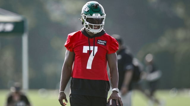 Jul 25, 2025; Florham Park, NJ, USA; New York Jets quarterback Justin Fields (7) looks on during a drill at training camp at Atlantic Health Jets Training Center. Mandatory Credit: John Jones-Imagn Images